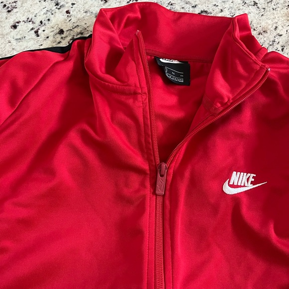 Nike Sweater/Windbreaker - Picture 2 of 2